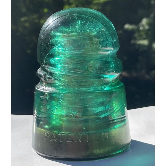 CD 147 Brookfield Green Glass Insulator PATENTED OCT 8TH 1907 Spiral Groove - Picture 2 of 13
